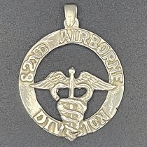 Round 82nd AIRBORNE DIVISION with Medical insignia